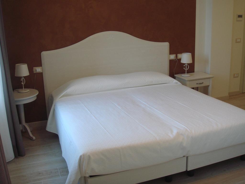 Doppel- oder Zweibettzimmer